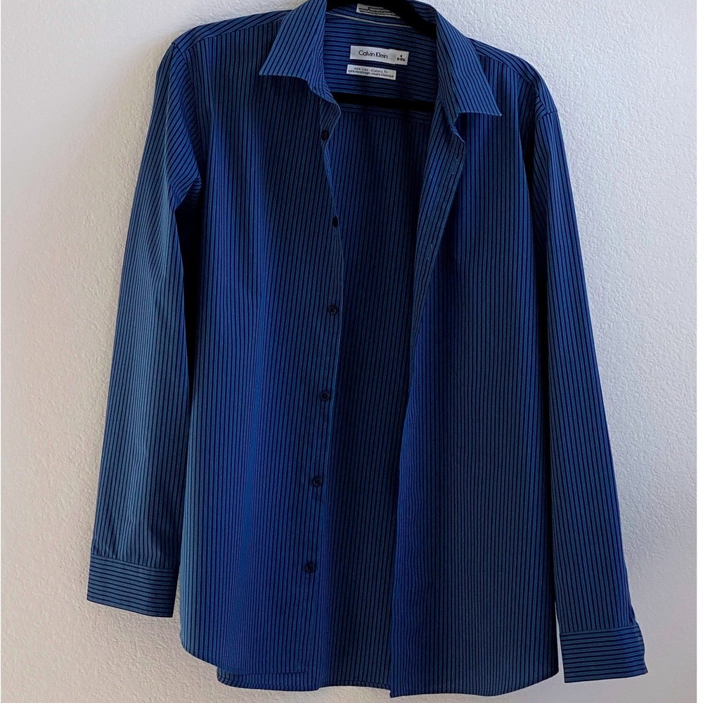 Calvin Klein Mens Blue Pinstripe Non-Iron Classic Fit Button Down Shirt